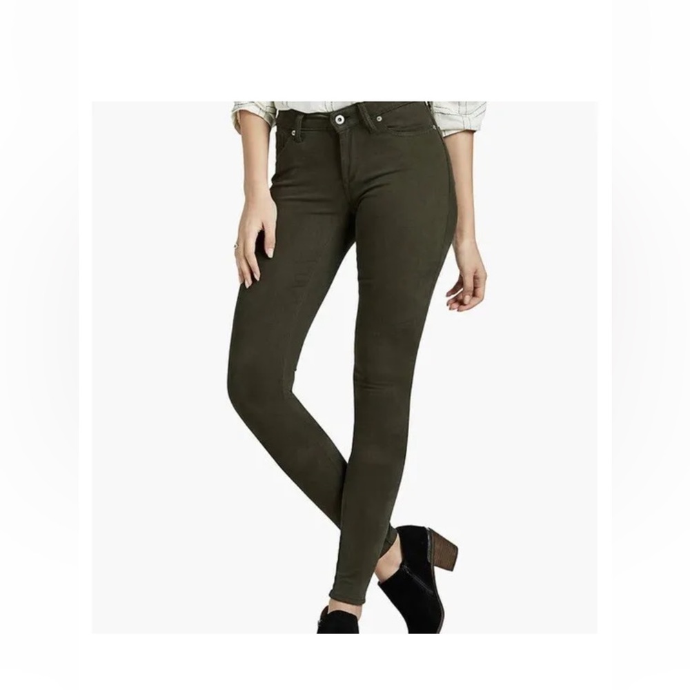 Lucky brand jeans green Sasha super skinny. Size 2/26